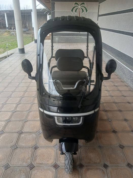 Mopet yangi sotiladi 2025 yil 140 km yurgan.                      Aloo