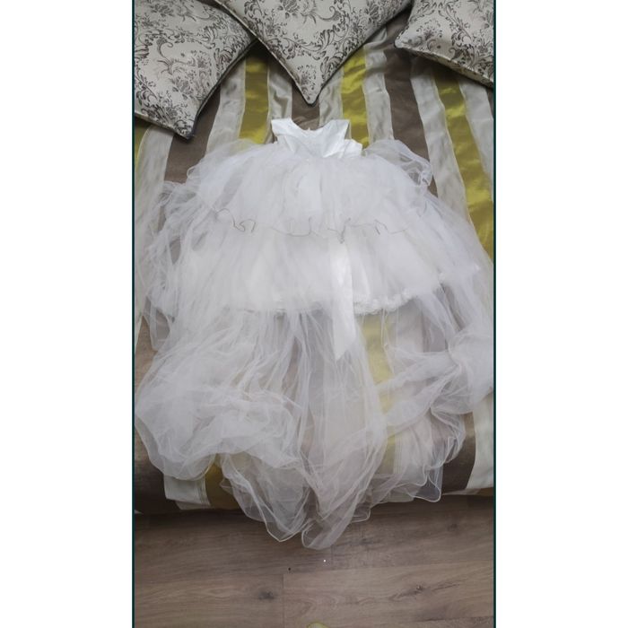 Платье со шлейфом на 7-10 лет