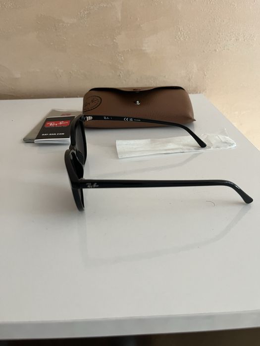 Ray-Ban слънчеви очила – чисто нови