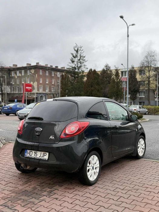 Vând Ford KA Titanium 1.2 bezină