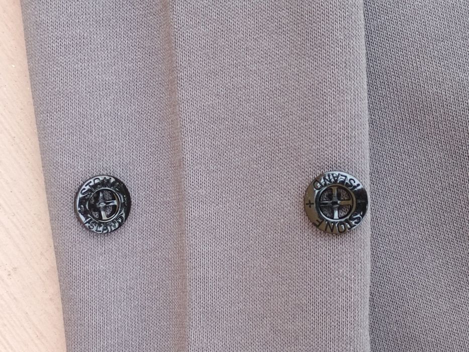 Stone Island блуза с бадж  чисто нова!