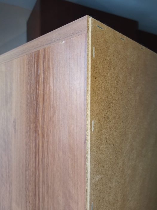 Еднокрилен гардероб