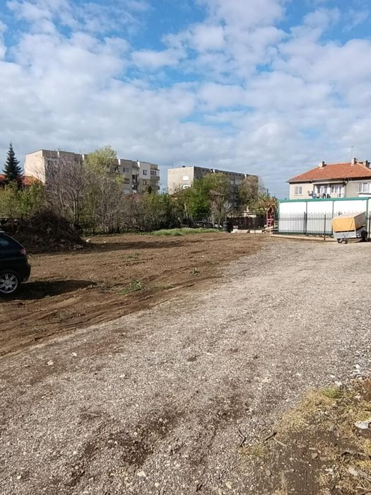 Продавам парцел топ център