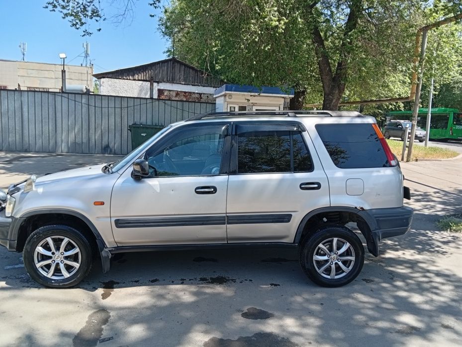 Продам Хонду CRV RD1