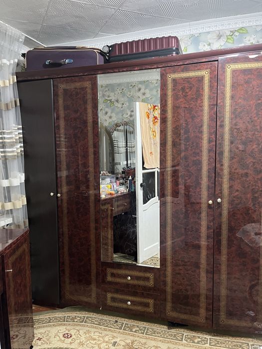 Продам спальный гарнитур