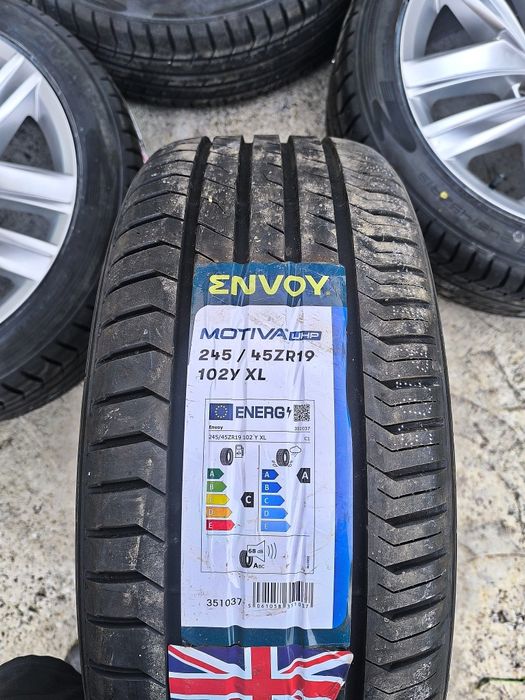 245/45/19 летни гуми Envoy Motiva UHP