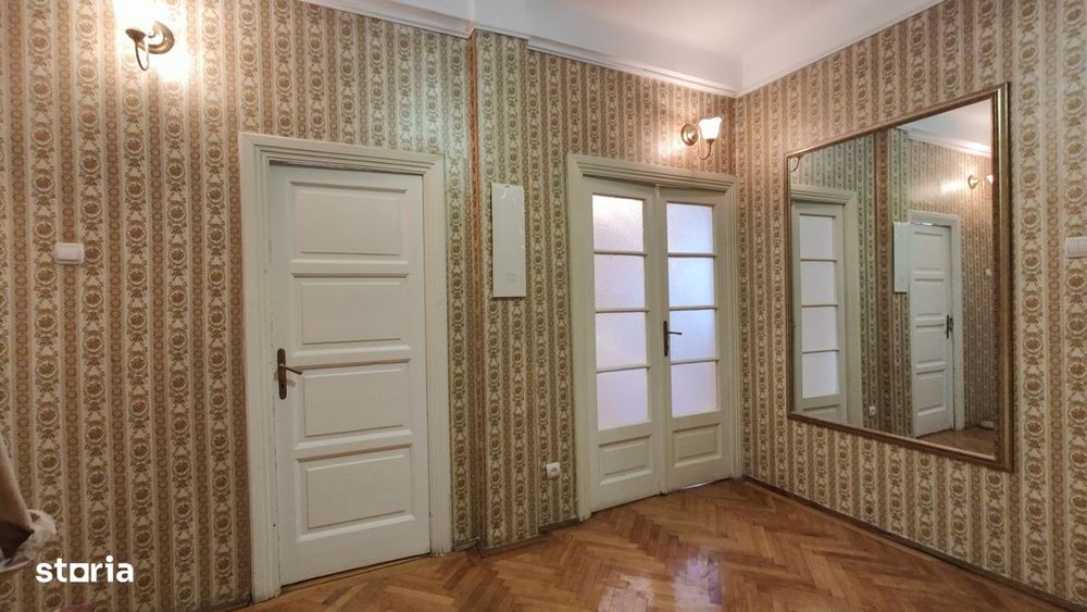 Apartament interbelic elegant cu terasă, pe Vasile Lascăr – lângă Daci