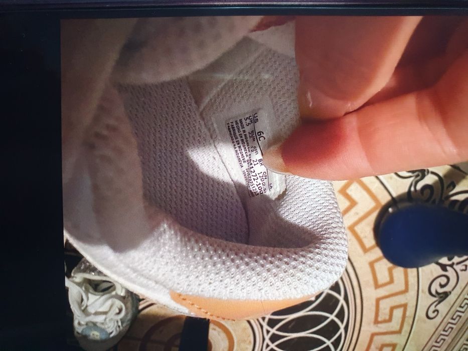 Adidasi nike  fetita