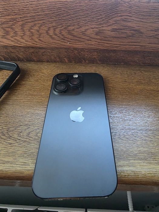 Vând iPhone 16 pro