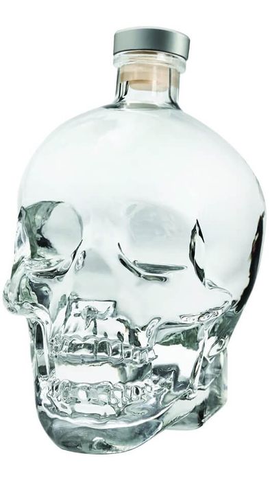 Стильнфй графин в форме черепа + 6 рюмок