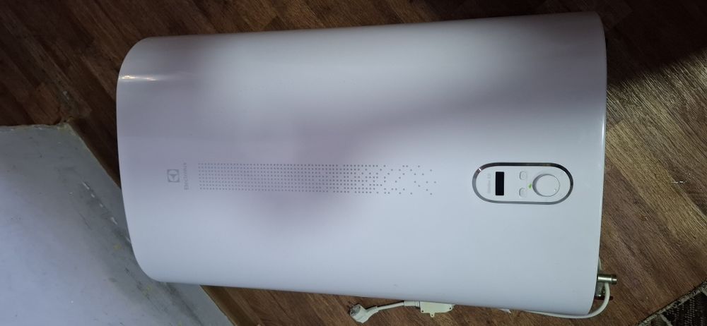 Продаётся аристон 80л почти новый