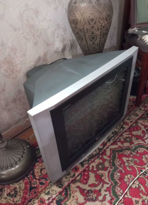 Телевизор LG FLATRON