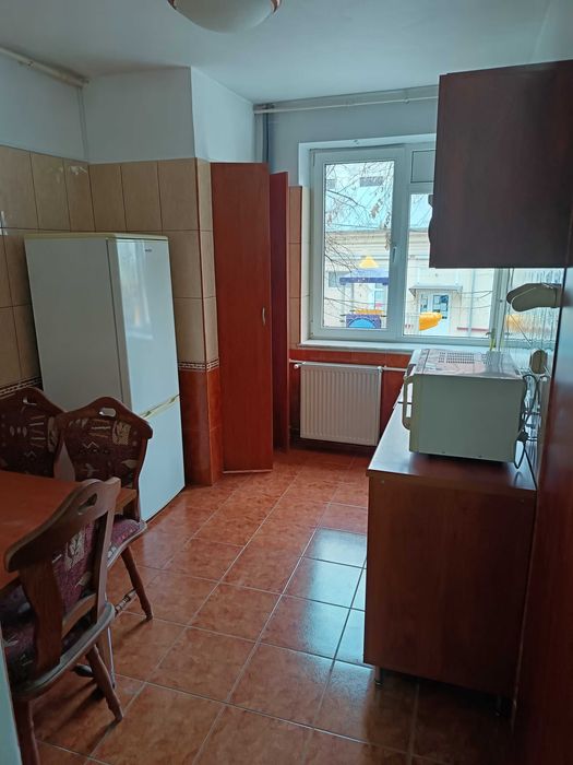 Inchiriez apartament centru Pitesti