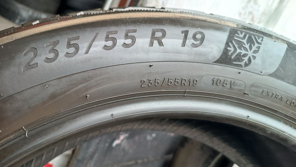 235/55/19 Michelin
