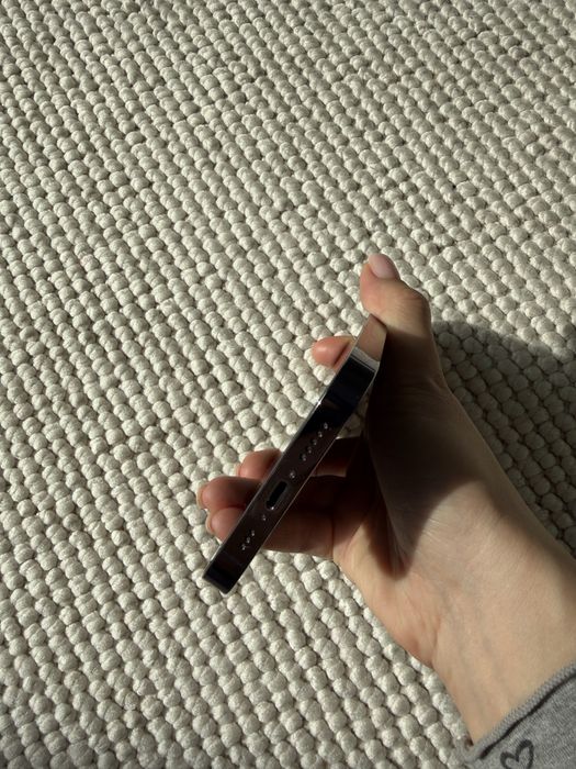 Продам айфон 14 про