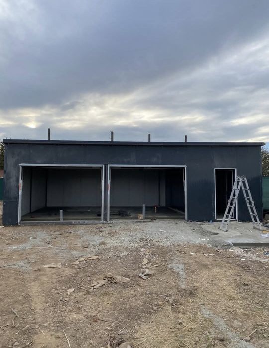 Vând garaj auto din panouri sandwich sau magazine