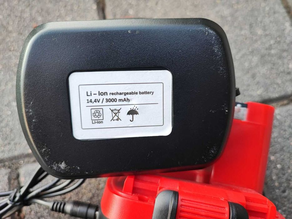 Li-Ion Baterie 14,4V (3Ah) cu încărcător pentru Bosch