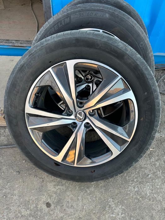 Летние шины Mishelin 235/60/19