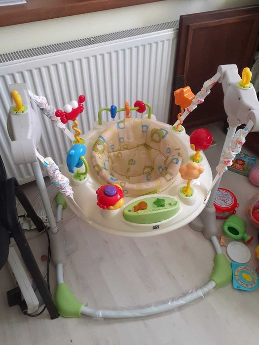 Jumper bebe puțin folosit
