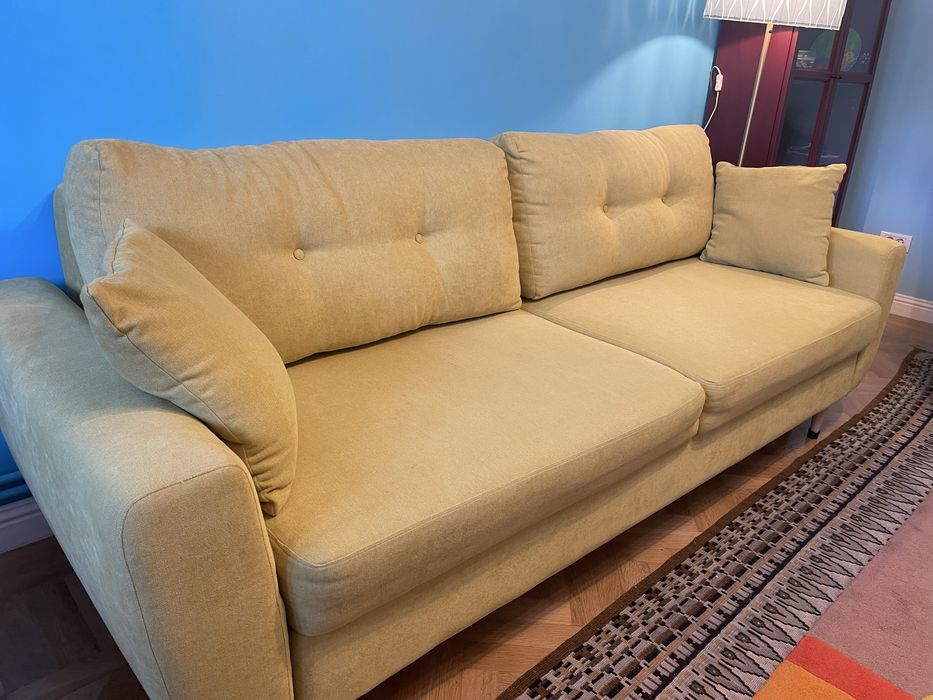 Canapea extensibila galbena cu tapiterie plusata