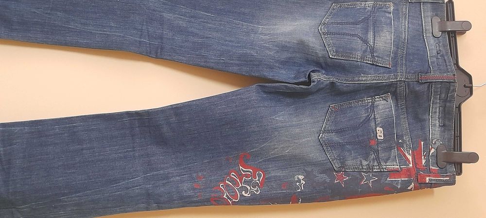 продам женские джинсы