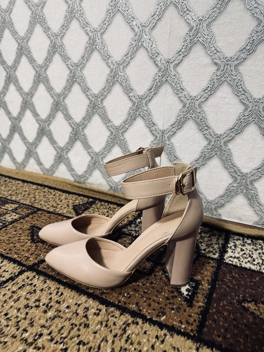 Туфли на каблуке