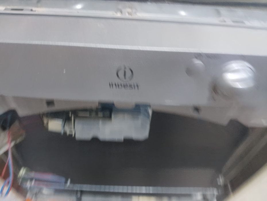 Продам посудомоечную машину