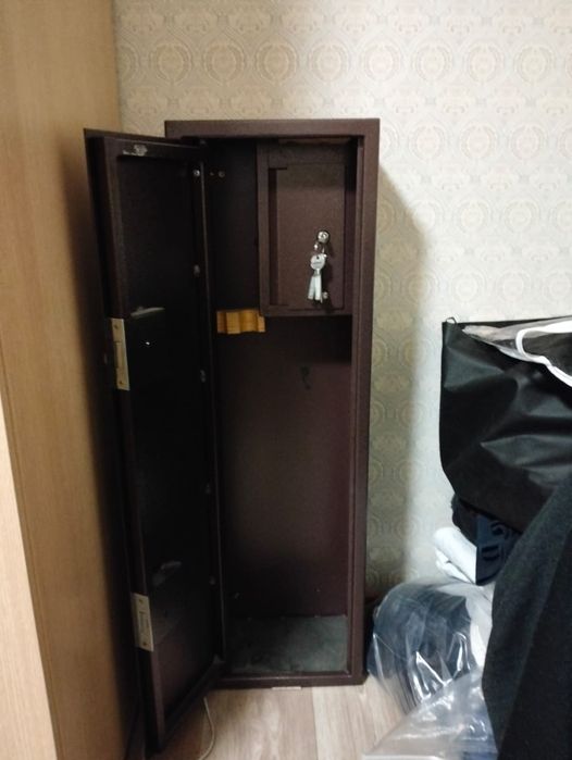 Продаю сейф новый