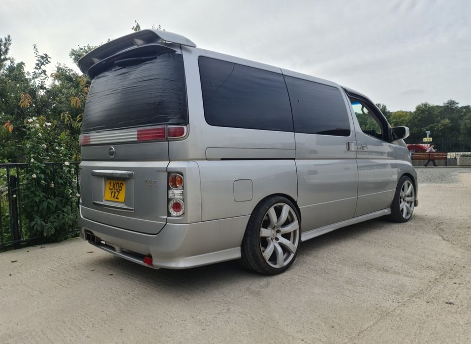 '05 Nissan Elgrand (E51) 3.5i 24V 4WD (240 HP) Rider Autech