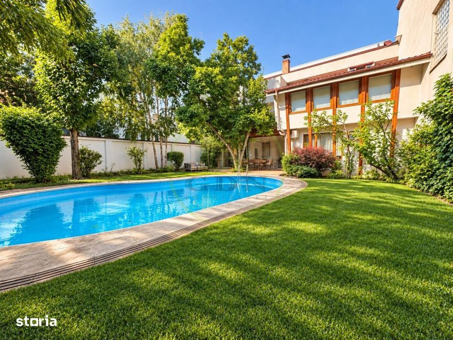 Vila premium cu piscina, 334 mp utili, 12 camere,  teren de 700 mp -A