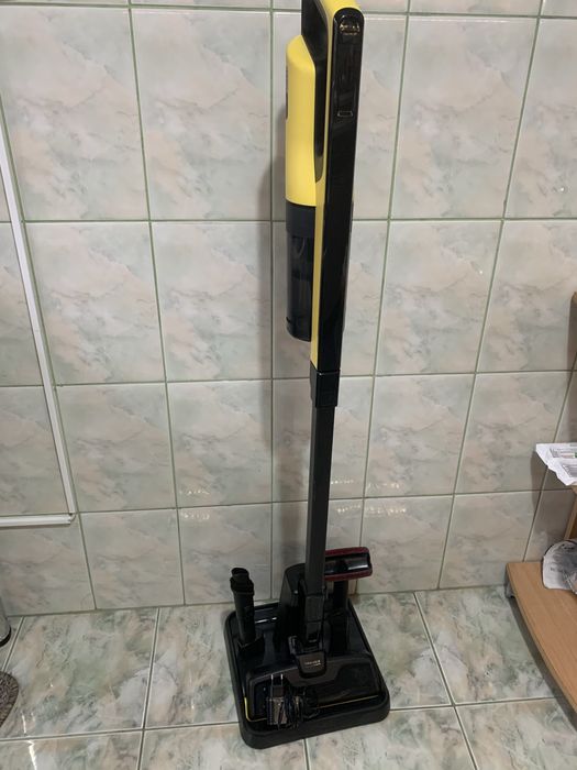 Aspirator vertical fara fir Karcher