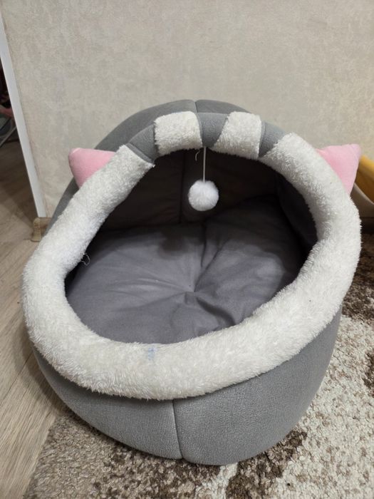 Продам лежанку для кошки