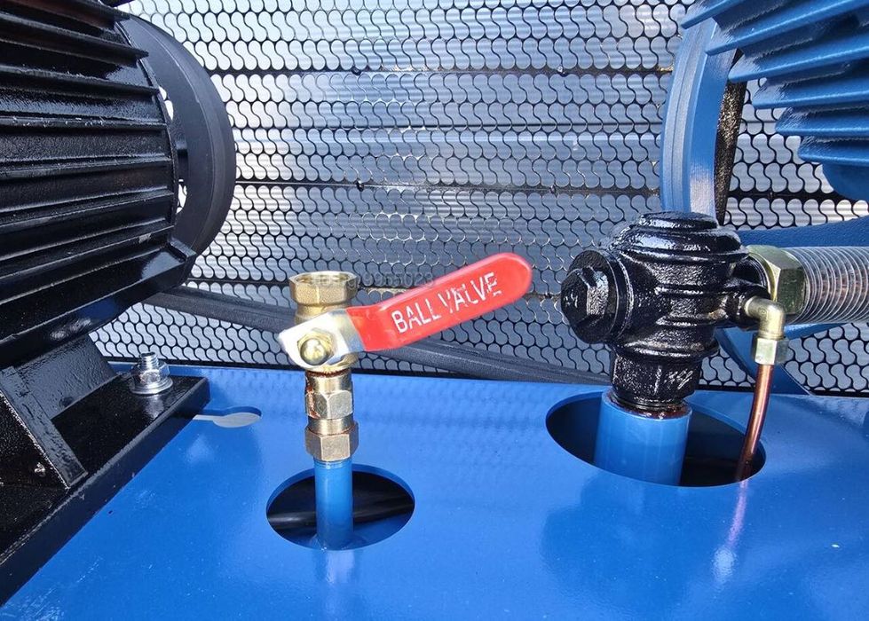 Компресор за въздух 300л.7.5 KW / 10 HР / 12.5 бара