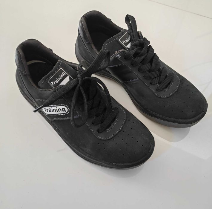 Дамски гуменки, черни