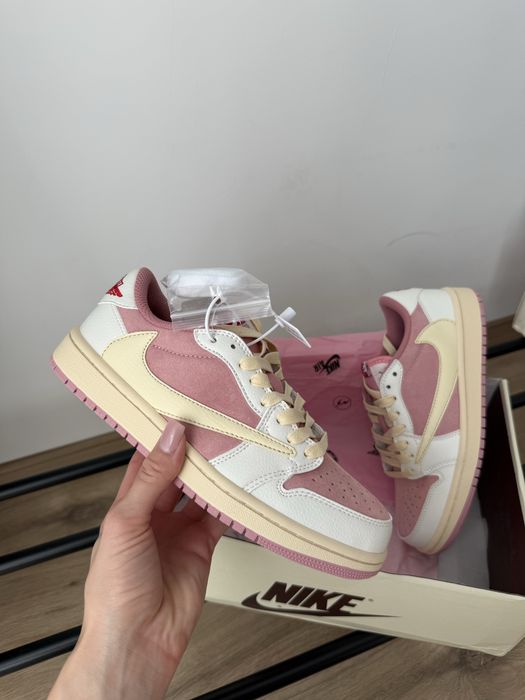 Nike Travis Scott обувки в размер 39 (24,5см)