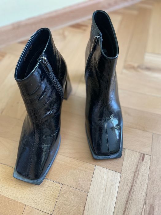 Боти естествена кожа, лак, чисто нови, номер 38