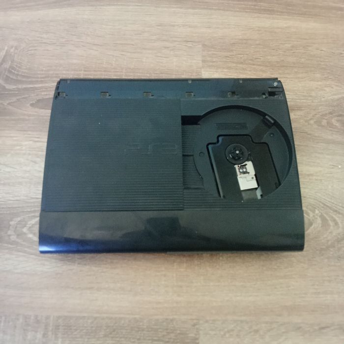 Продавам  PlayStation 3