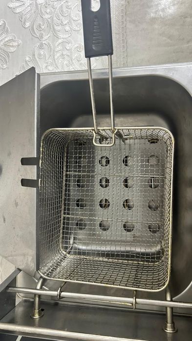 Печь фритюрницаа