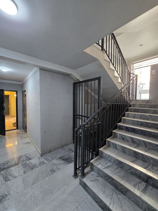 Qo'yliq Kompasda Tayyor, Ta'mirlangan 3 Xonali Kvartira!