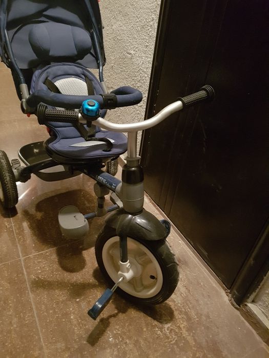 Детско колело с дръжка за управлявам.