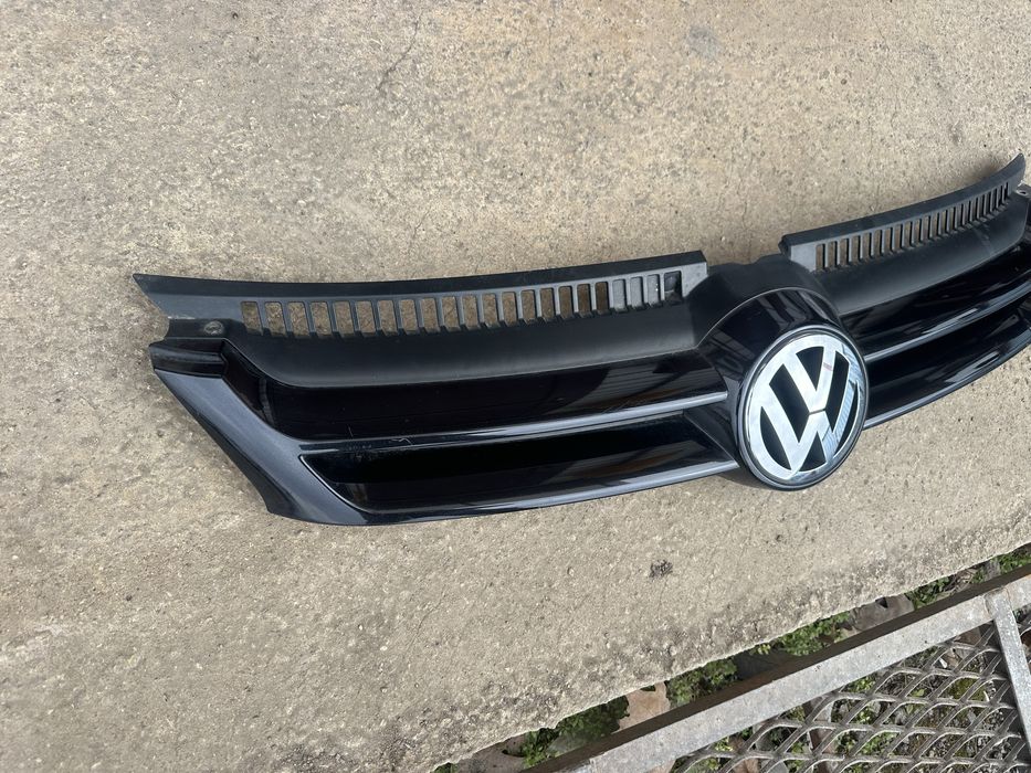 Решетка с емблема за Фолксваген Голф Плюс