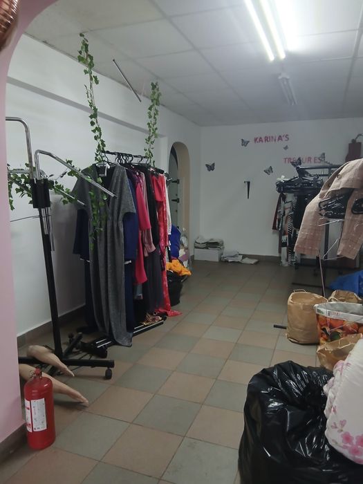 Inchiriez spatiu comercial