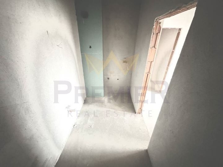 Продава се Тристаен апартамент в Бургас, Славейков - 120 кв.м за 788 €/кв.м - Снимка #8