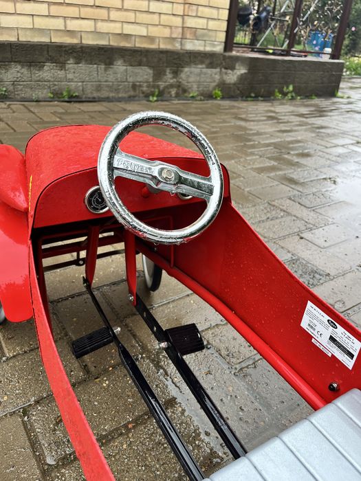 Машинка педальная