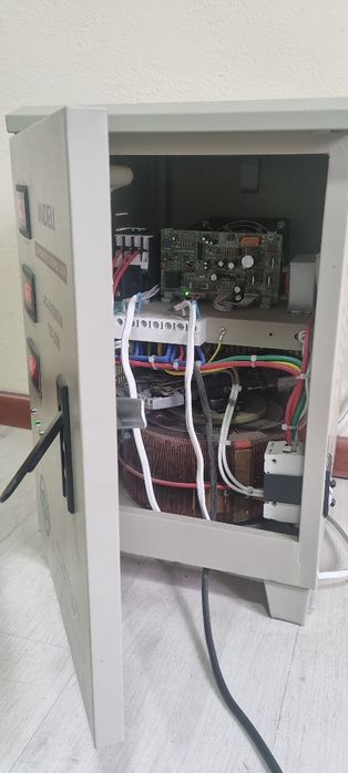 Stabilizator Andeli 15000 VA