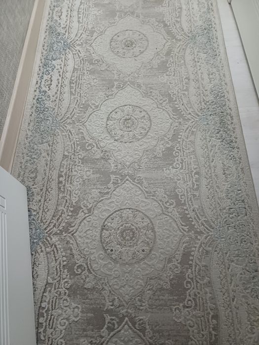 Ковровая дорожка.