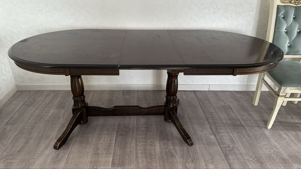 Стол для гостиной