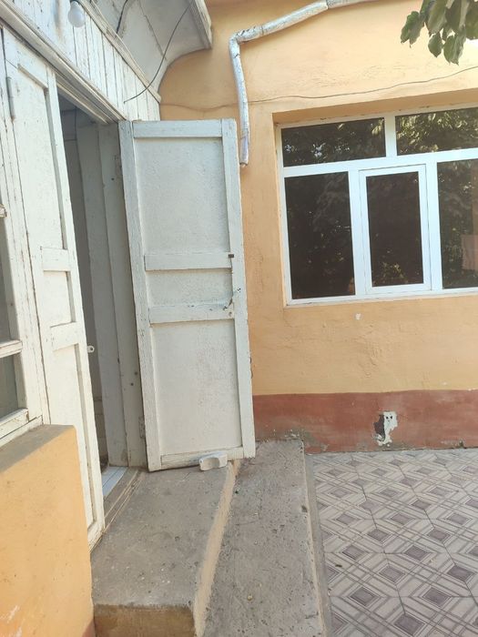 Shahar markazidan hovli sotiladi