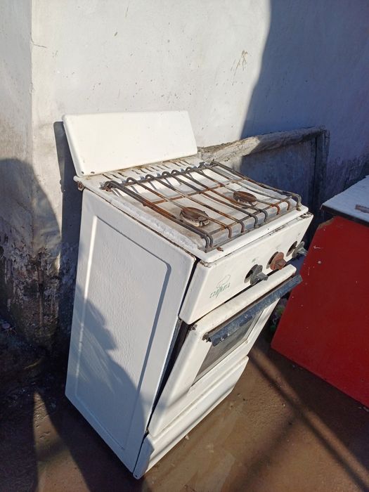 2 камфорнй газ с духовкой