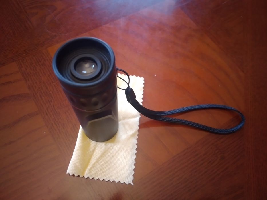 Монокуляры и фонарь. Рядом с Каргу.